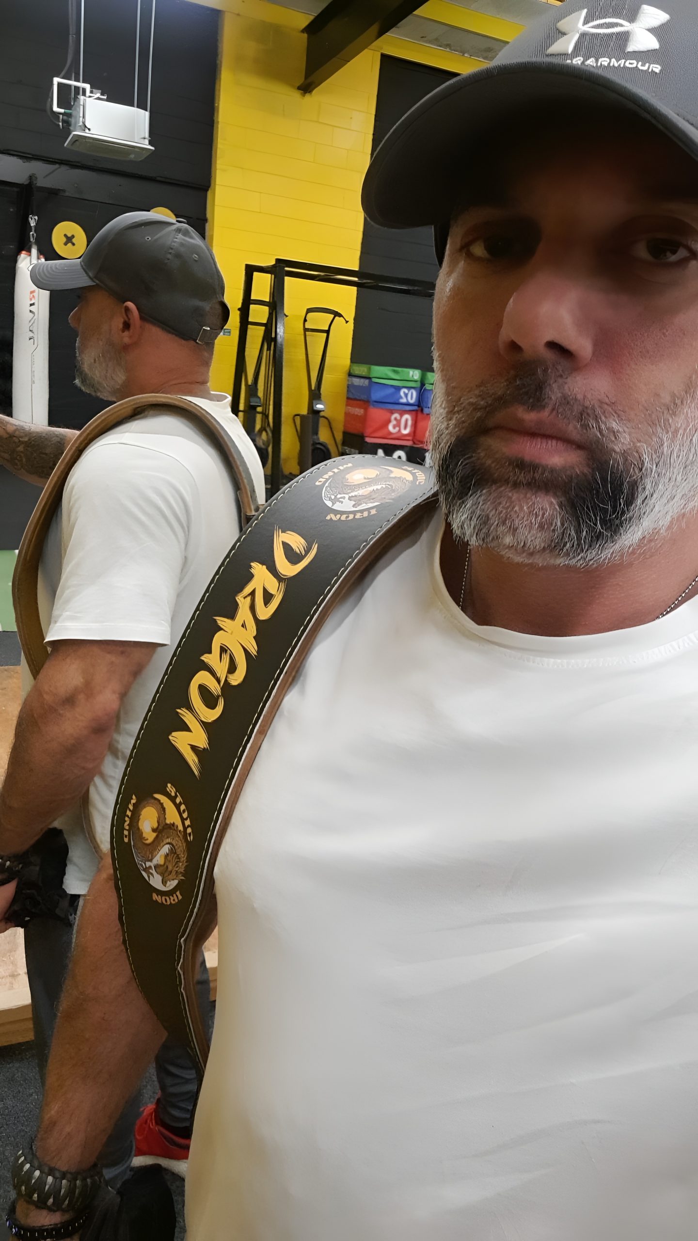 t-shirt with belt
